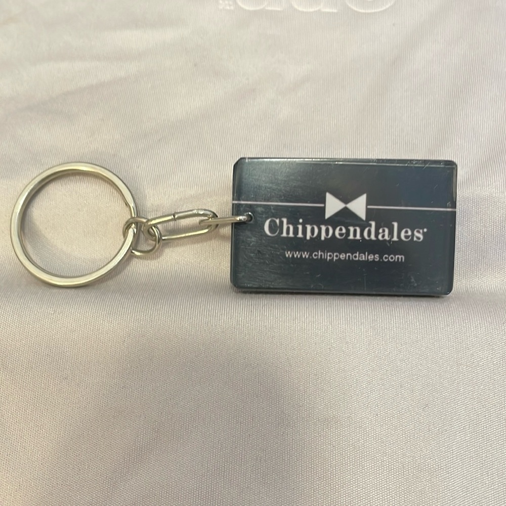 VINTAGE
CHIPPENDALES key fob